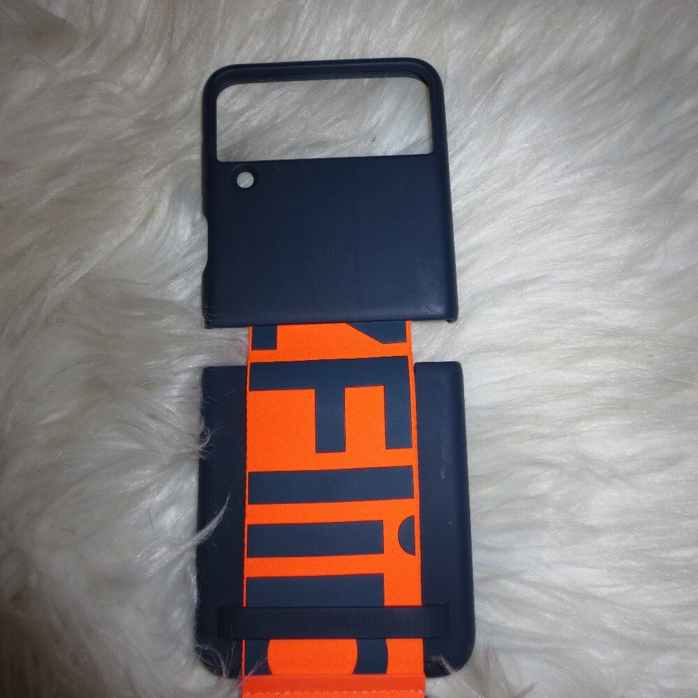 Samsung Galaxy Z Flip3 Silicone Cover with Strap - Official Case - Blue